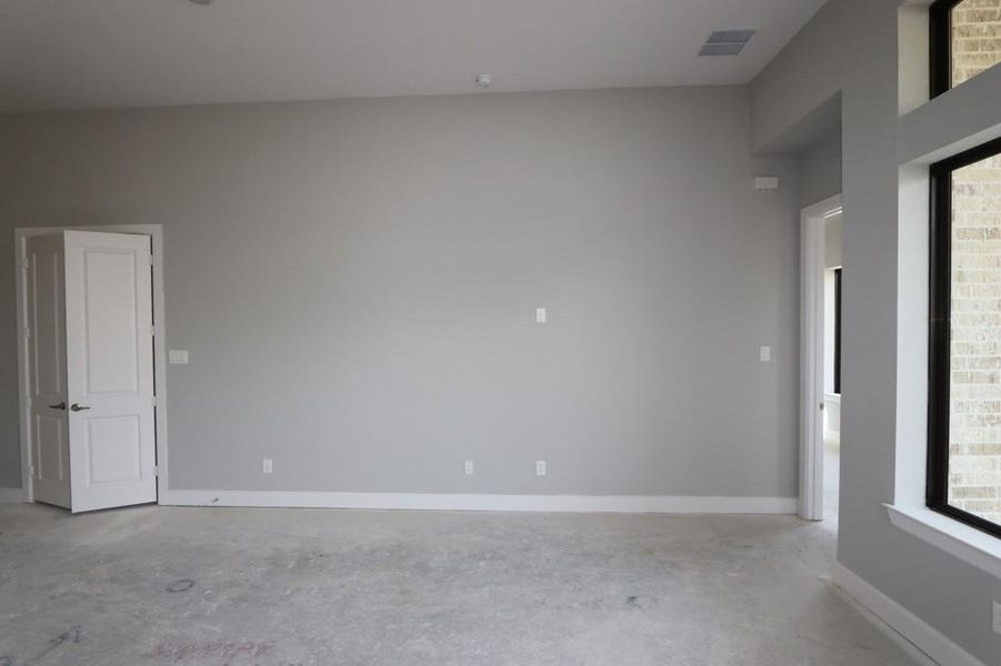 Spacious, unfurnished interior of a new home in Kresston, Magnolia (Image 8).