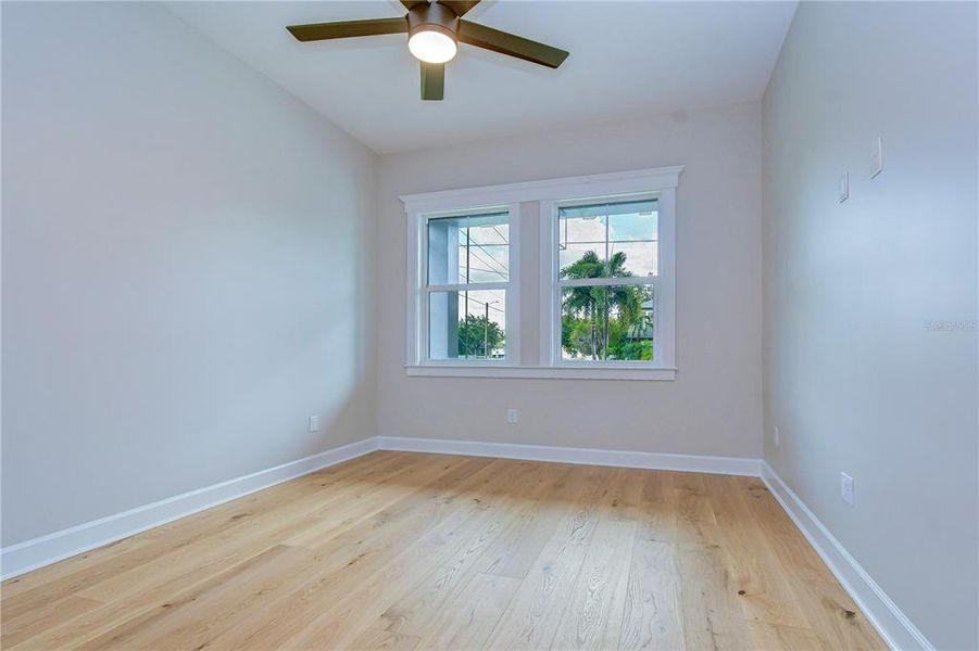 Spacious, unfurnished interior of a new home in , Tampa (Image 21).