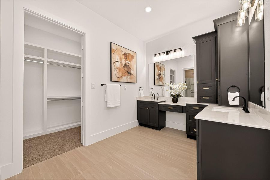 Furnished interior view inside a new home in , Tomball (Image 14).