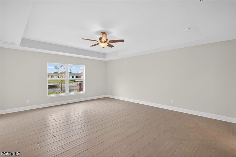 Spacious, unfurnished interior of a new home in Cape Coral, Cape Coral (Image 25).