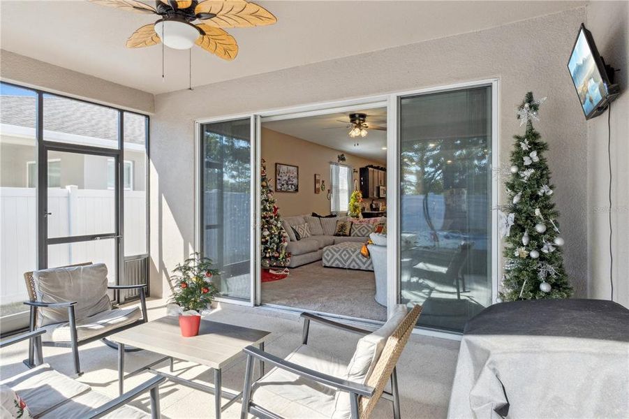Exterior details and patio area of a home in , Winter Haven (Image 3).