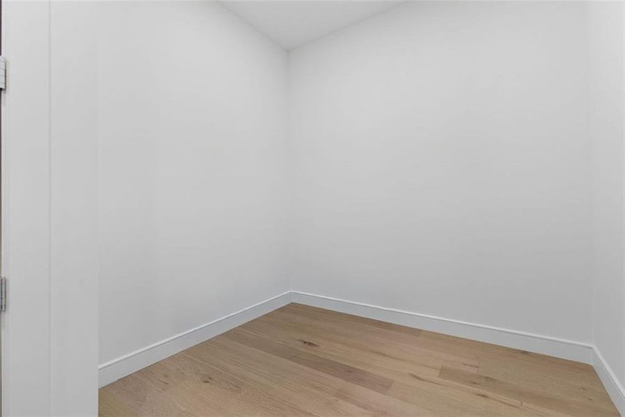 Spacious, unfurnished interior of a new home in The Dillon Buckhead, Atlanta (Image 21).