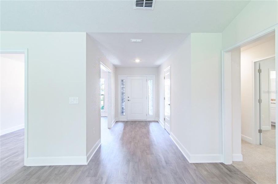 Spacious, unfurnished interior of a new home in , Palm Coast (Image 9).