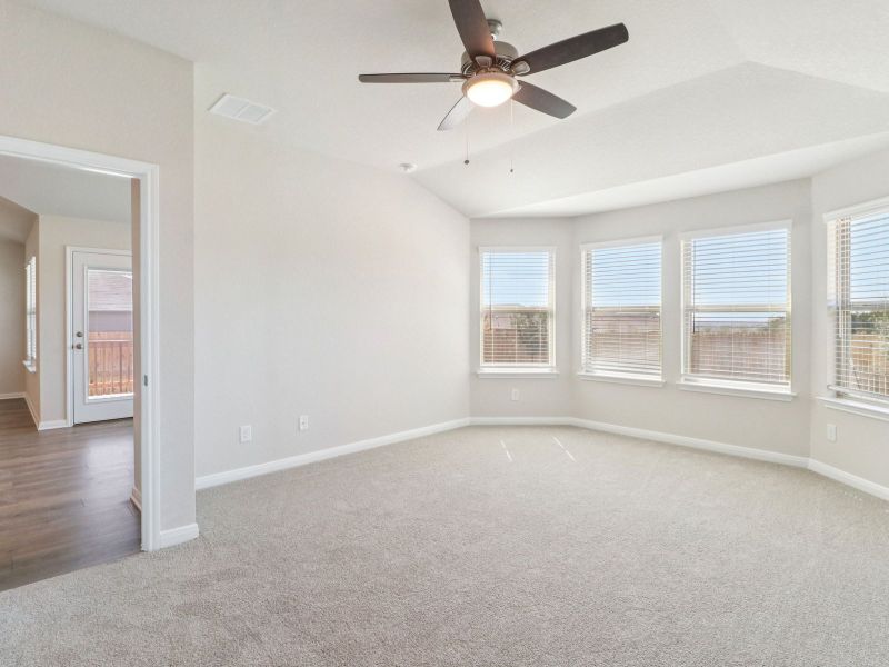 Spacious, unfurnished interior of a new home in Remington Ranch, San Antonio (Image 18). Spacious, unfurnished interior of a new home in Remington Ranch, San Antonio (Image 18).