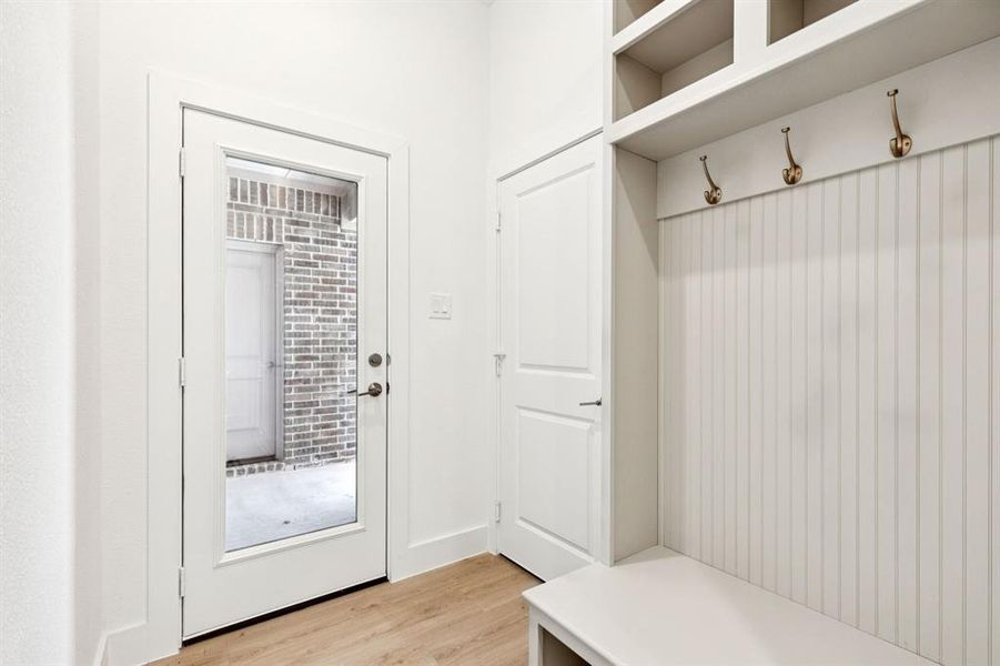 Furnished interior view inside a new home in Lakeway Estates, Waxahachie (Image 10).