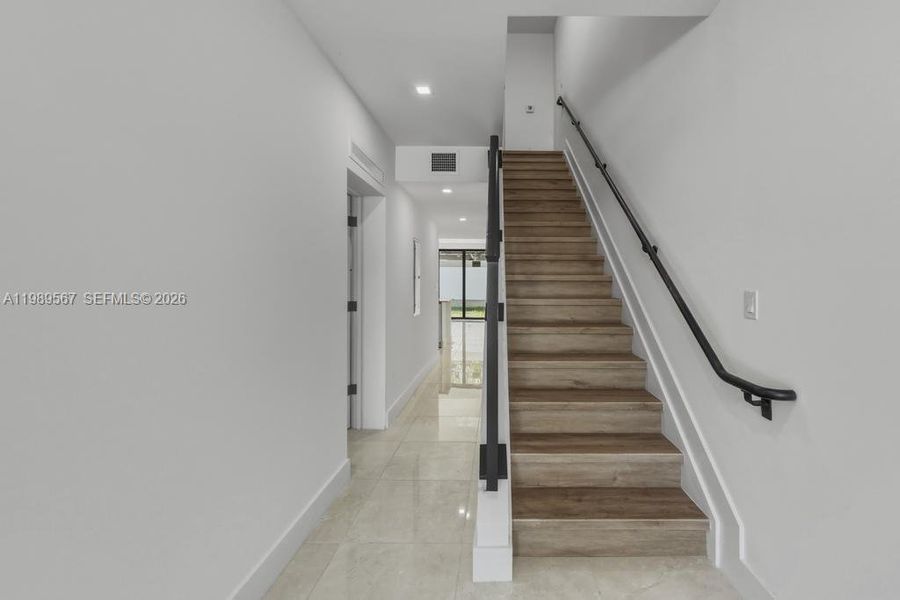 Spacious, unfurnished interior of a new home in , Dania Beach (Image 19). Spacious, unfurnished interior of a new home in , Dania Beach (Image 19).