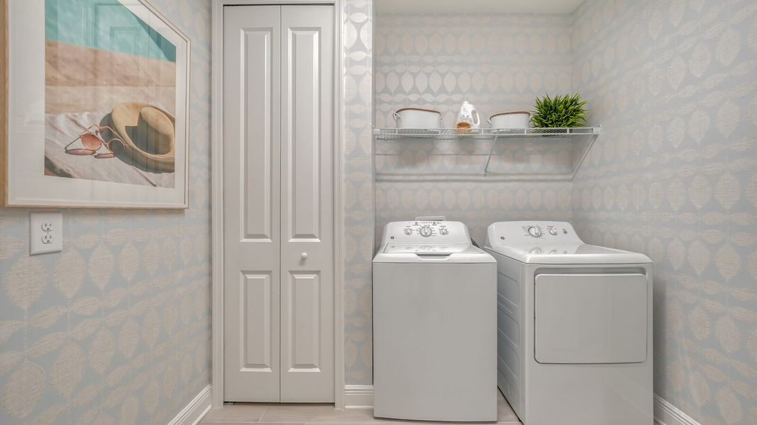 Representative furnished interior of a home built from the Tidewinds 2 by Neal Communities in Vistera of Venice, Venice (Image 9).