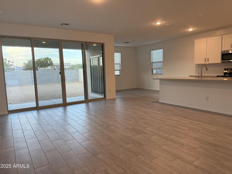 007 - Great room 007 - Great room