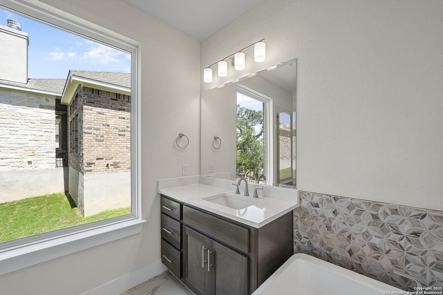 Furnished interior view inside a new home in Arbors at Fair Oaks, Fair Oaks Ranch (Image 4).