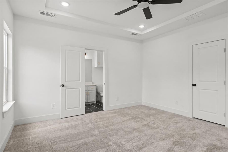Spacious, unfurnished interior of a new home in , Greenville (Image 7).