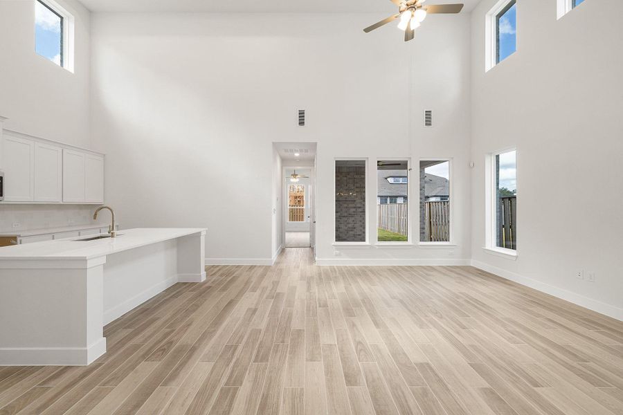 Spacious, unfurnished interior of a new home in Parmer Ranch, Georgetown (Image 16). Spacious, unfurnished interior of a new home in Parmer Ranch, Georgetown (Image 16).