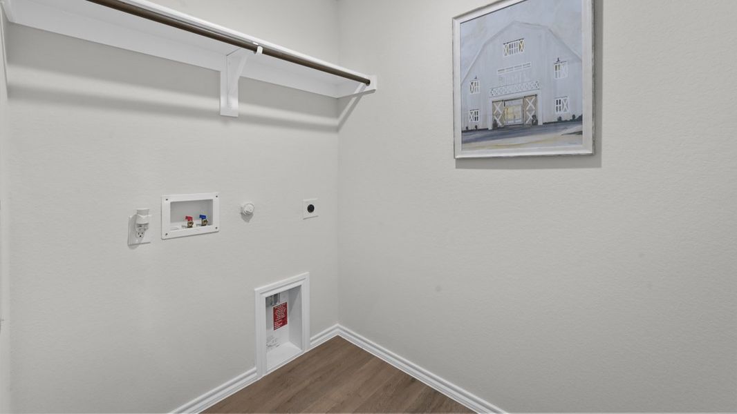 Representative unfurnished interior of a home built from the Zavalla by D.R. Horton in Oak Valley Estates, Bullard (Image 13).