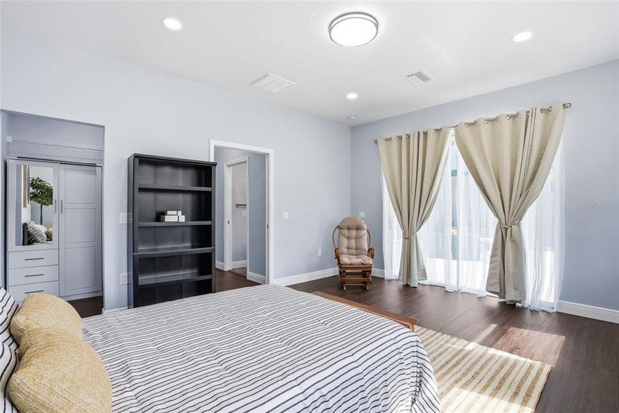 Furnished interior view inside a new home in , Spring Hill (Image 26).