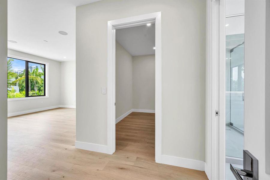 445 NE 11TH AVE-39 445 NE 11TH AVE-39