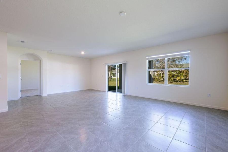 Spacious, unfurnished interior of a new home in , Port St. Lucie (Image 20).
