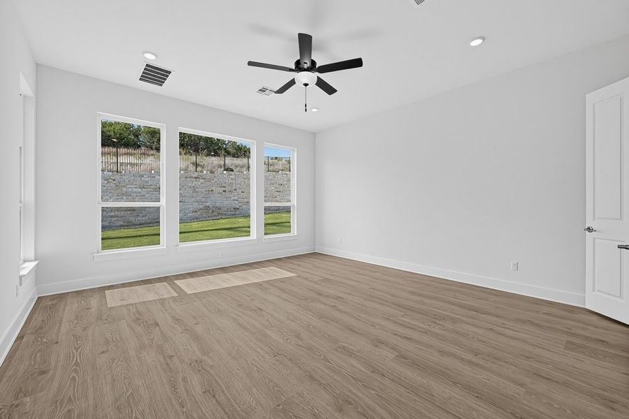 Spacious, unfurnished interior of a new home in Travisso, Leander (Image 9).