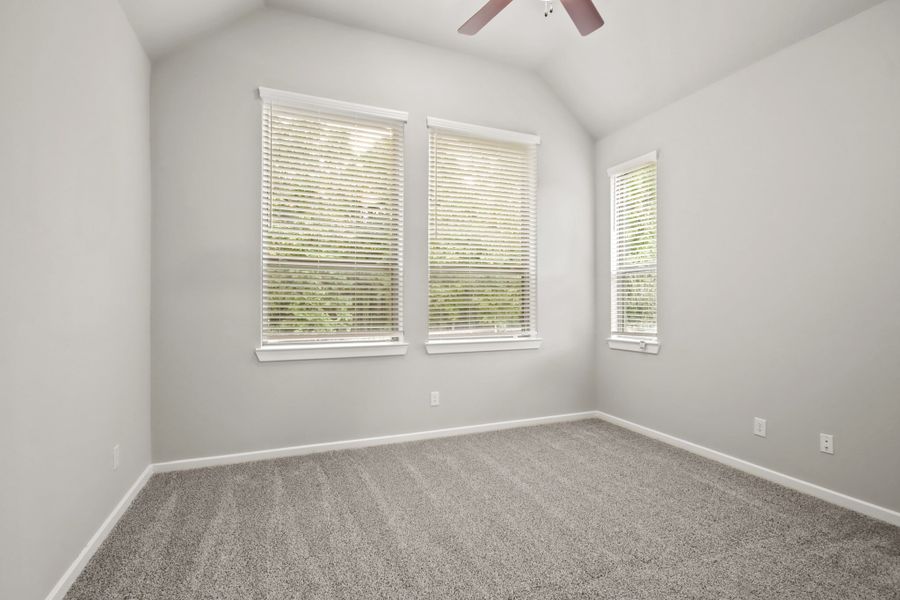 Spacious, unfurnished interior of a new home in Santa Rita Ranch, Liberty Hill (Image 23).