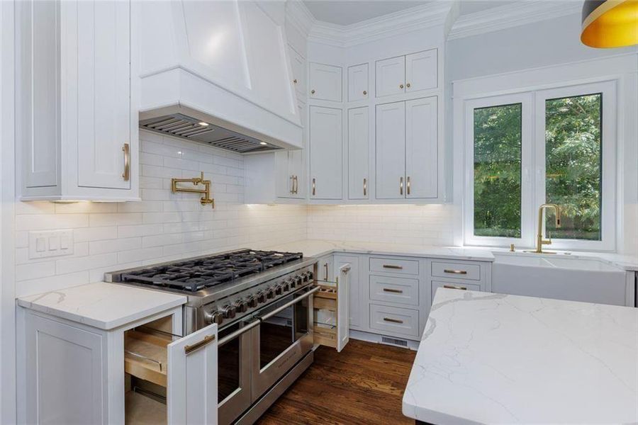 Furnished interior view inside a new home in , Roswell (Image 9).