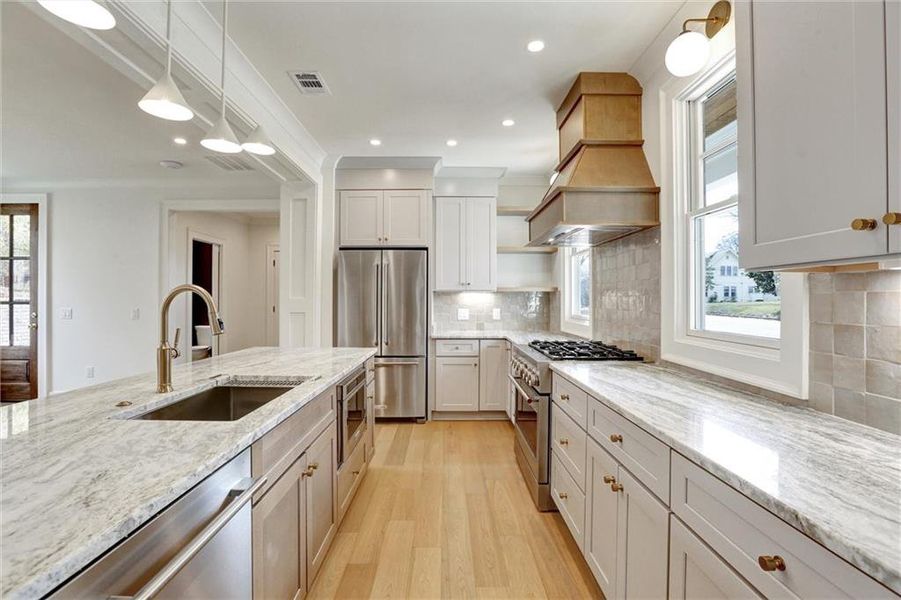 Furnished interior view inside a new home in , Gainesville (Image 8).