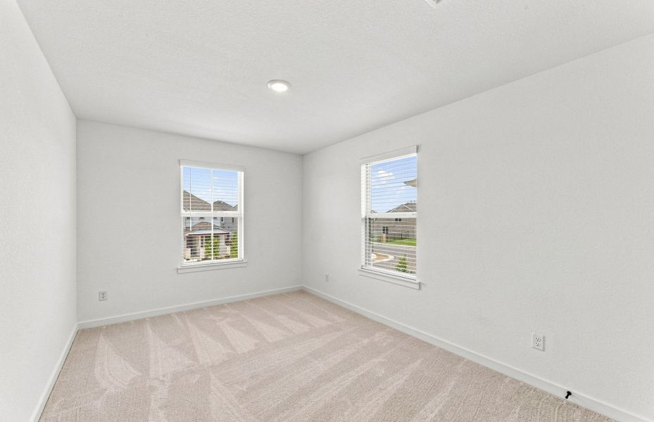 Spacious, unfurnished interior of a new home in Santa Rita Ranch, Liberty Hill (Image 26).