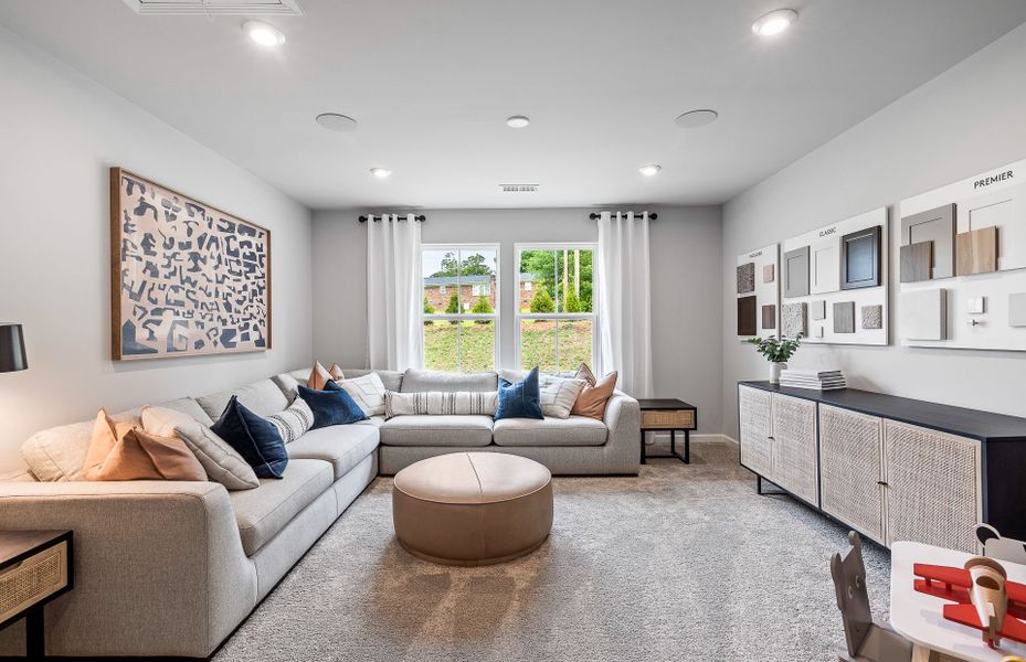 Representative furnished interior of a home built from the Hampton by Pulte Homes in Indigo Park, Easley (Image 14).