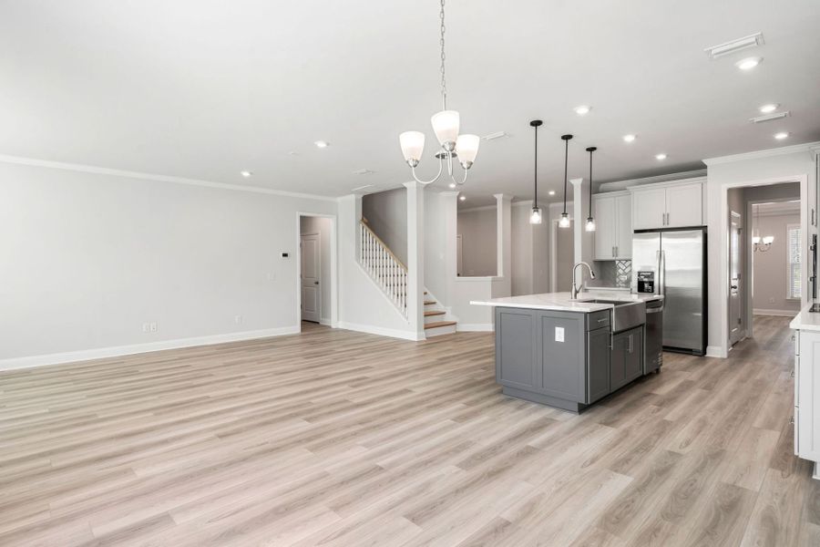 Spacious, unfurnished interior of a new home in Waterways, Richmond Hill (Image 23).