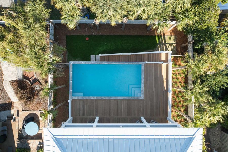 Community amenities in , Isle Of Palms (Image 38).