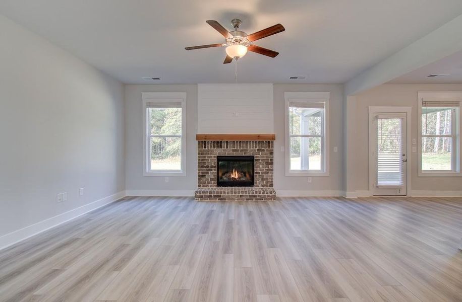 Spacious, unfurnished interior of a new home in Saddleridge, Senoia (Image 18). Spacious, unfurnished interior of a new home in Saddleridge, Senoia (Image 18).