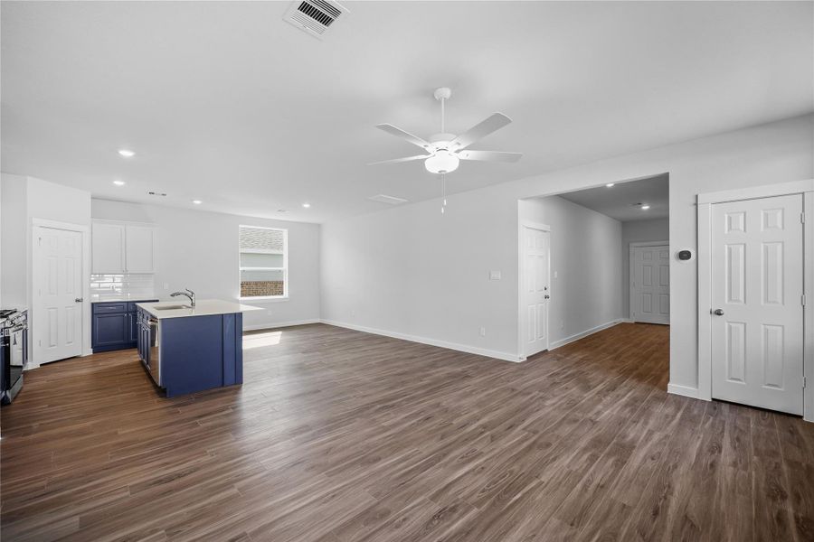 Spacious, unfurnished interior of a new home in Lexington Heights, Willis (Image 6). Spacious, unfurnished interior of a new home in Lexington Heights, Willis (Image 6).