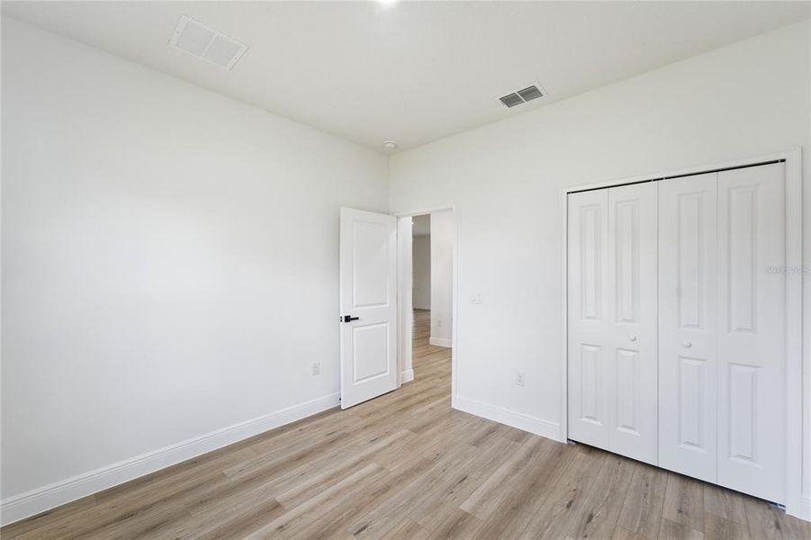 Spacious, unfurnished interior of a new home in , Ocala (Image 32).