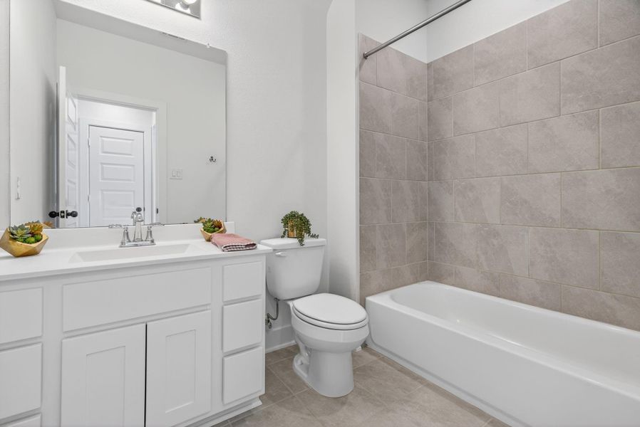 Full sized bathroom just off of the Secondary Bedroom on the 2nd Floor! 31418 Golden Cliffs Ln., Fulshear, TX 77441 Full sized bathroom just off of the Secondary Bedroom on the 2nd Floor! 31418 Golden Cliffs Ln., Fulshear, TX 77441