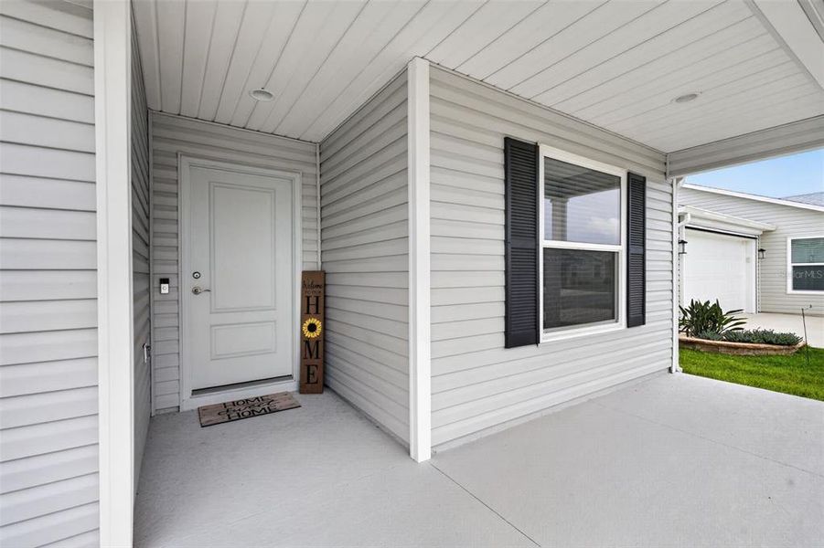 Exterior details and patio area of a home in , The Villages (Image 3).