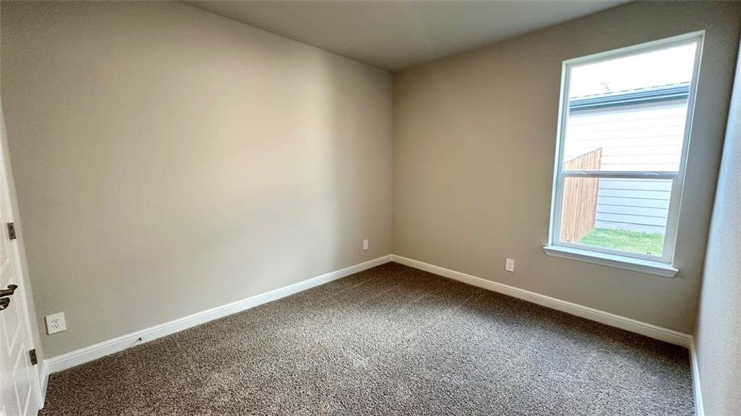 Spacious, unfurnished interior of a new home in Rock Creek Ranch, Fort Worth (Image 11).