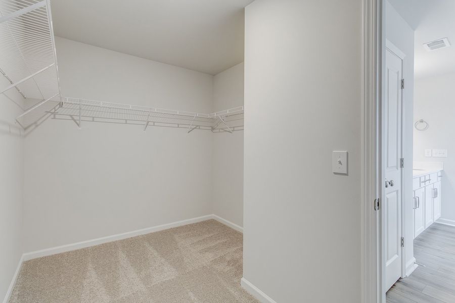 Spacious, unfurnished interior of a new home in Winston Point, Gilbert (Image 23).