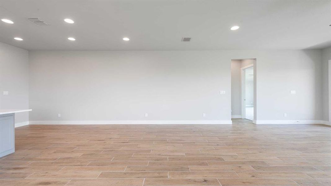 Spacious, unfurnished interior of a new home in Talon Hills 60'/70', Fort Worth (Image 13). Spacious, unfurnished interior of a new home in Talon Hills 60'/70', Fort Worth (Image 13).