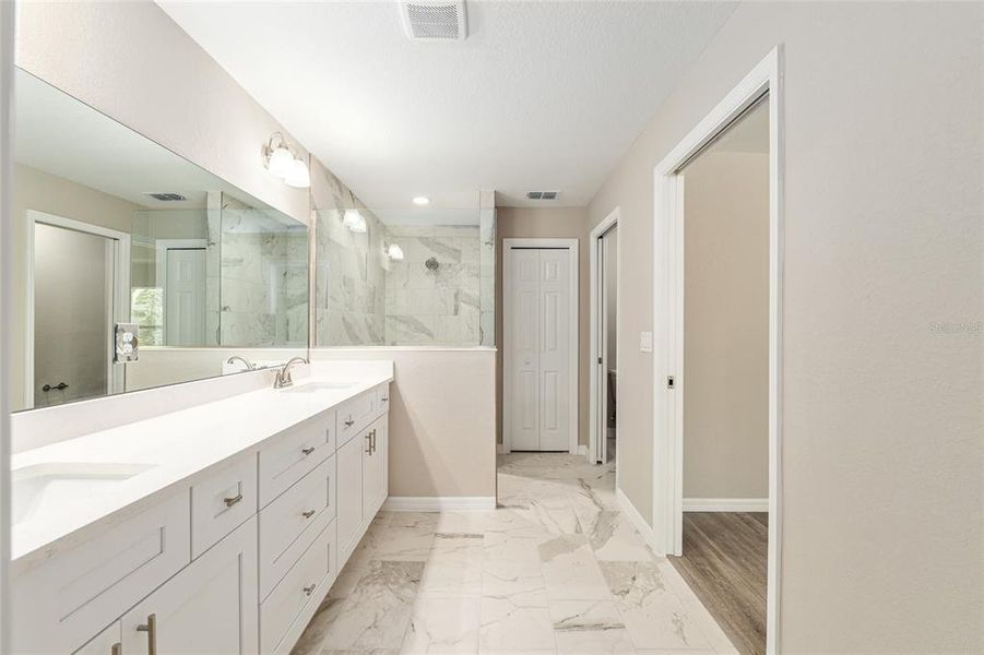 Furnished interior view inside a new home in , Dunnellon (Image 14).