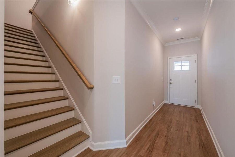 Spacious, unfurnished interior of a new home in Cherokee Township, Acworth (Image 25).