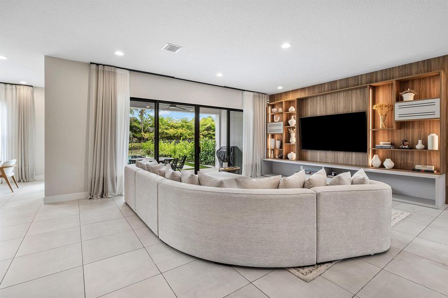 010-8124CrystalDownsAvenue-BocaRaton-FL- 010-8124CrystalDownsAvenue-BocaRaton-FL-