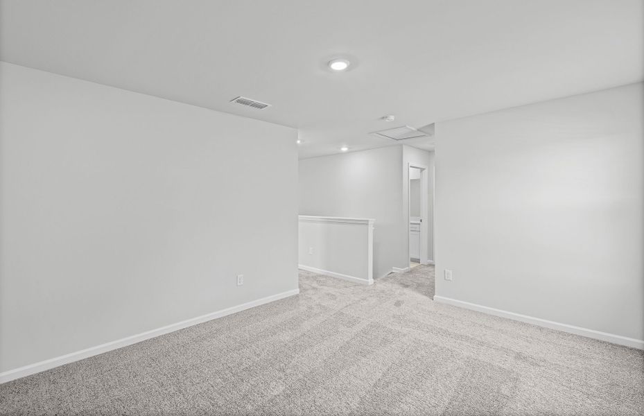 Spacious, unfurnished interior of a new home in Avery Ridge, Gainesville (Image 19).