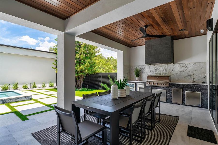 Exterior details and patio area of a home in , Tampa (Image 21).