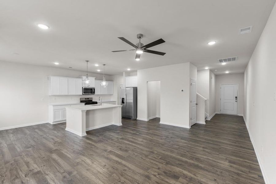 Spacious, unfurnished interior of a new home in Hitchcock Preserve, Aiken (Image 20). Spacious, unfurnished interior of a new home in Hitchcock Preserve, Aiken (Image 20).