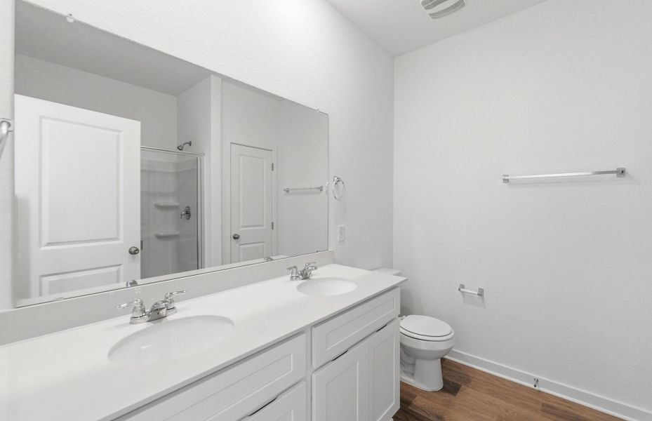 Furnished interior view inside a new home in La Cima, San Marcos (Image 15).