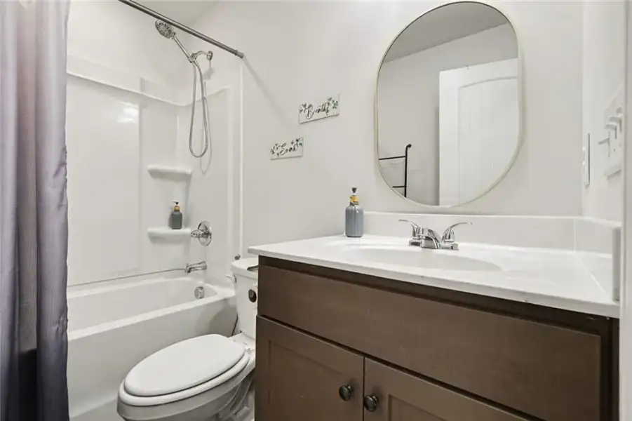 Furnished interior view inside a new home in , Dallas (Image 23).