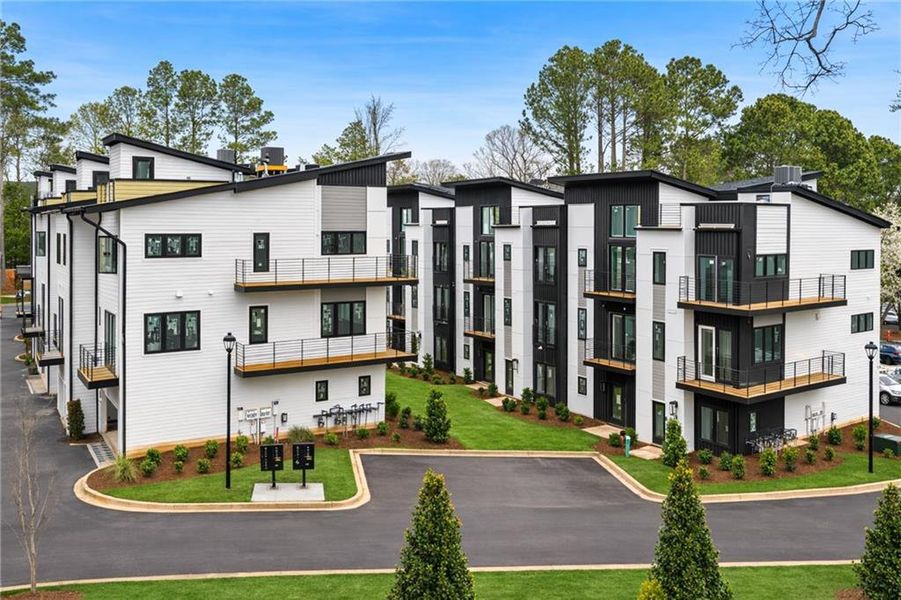 Condo located in Atlanta, GA showcasing its design and architecture (Image 4). Condo located in Atlanta, GA showcasing its design and architecture (Image 4).