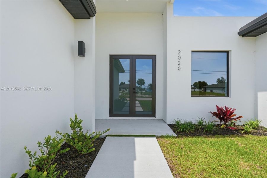 Exterior details and patio area of a home in , Cape Coral (Image 26). Exterior details and patio area of a home in , Cape Coral (Image 26).