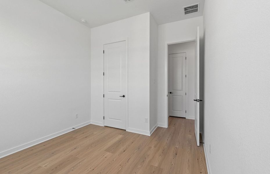 Representative unfurnished interior of a home built from the Boling by Pulte Homes in Kuempel Estates, Pflugerville (Image 39).