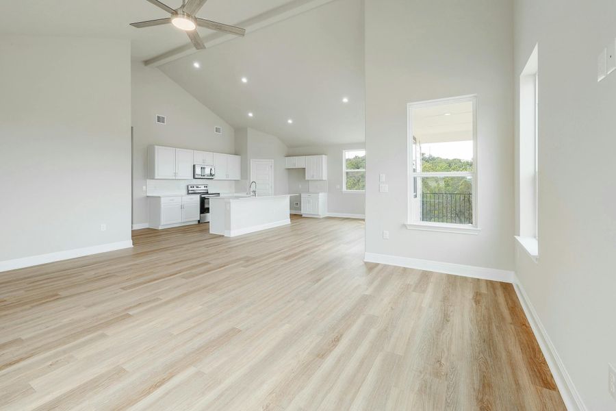 Image 27 of a home in Lago Vista.