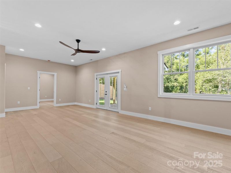 Spacious, unfurnished interior of a new home in , Hendersonville (Image 28).