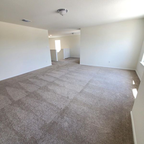 Spacious, unfurnished interior of a new home in Sonterra - Cool Water, Jarrell (Image 26).