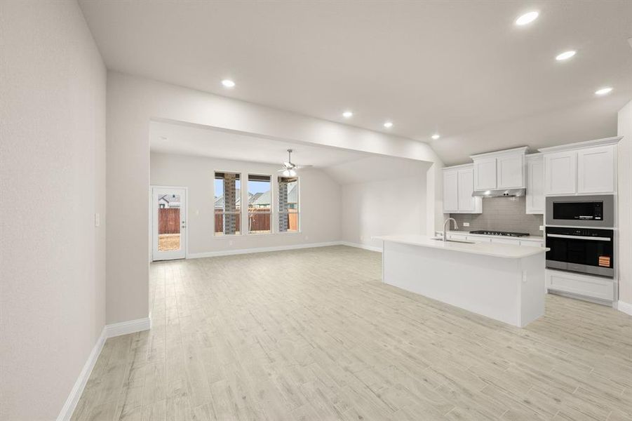 1101 Foxtail- Dining